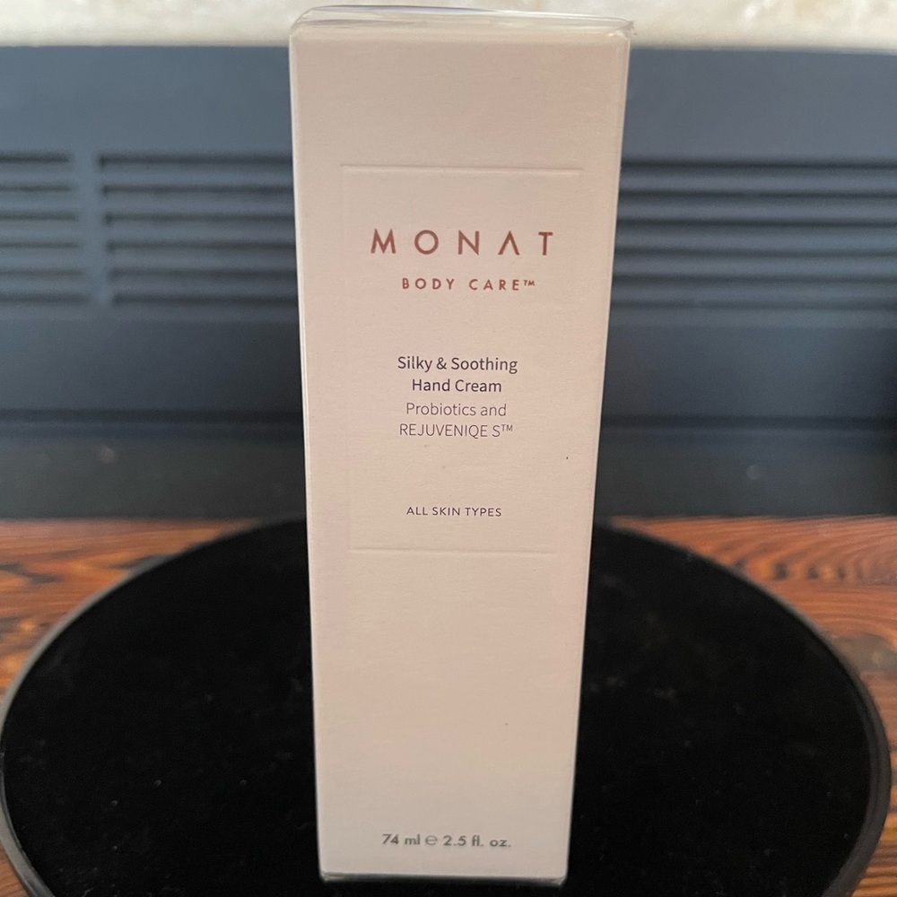 Monat hand cream
